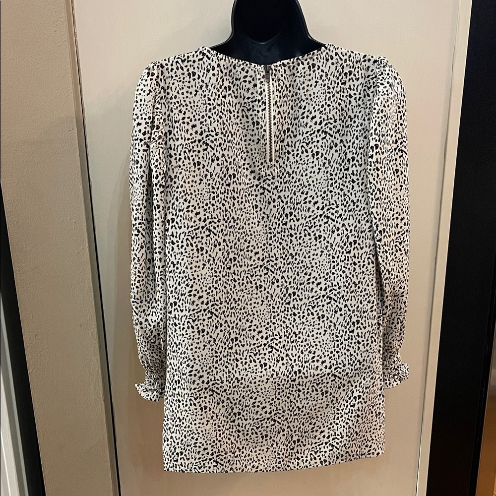 Doe & Rae Monochrome Patterned Blouse - Picture 2 of 3